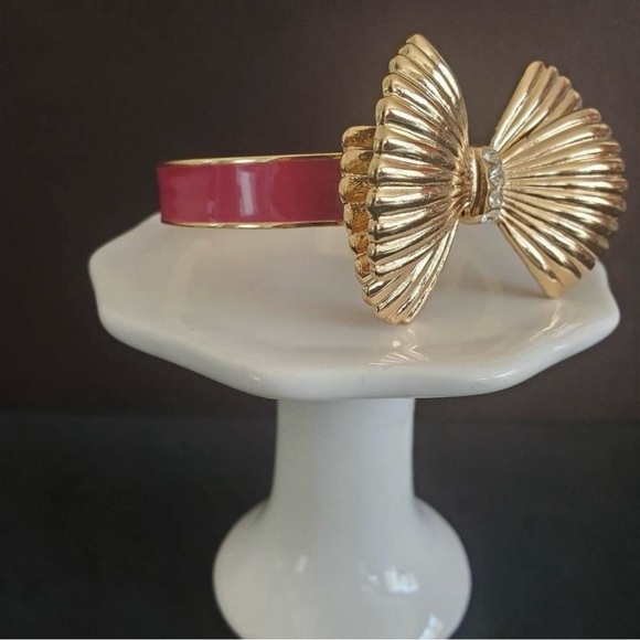 Lily Pulitzer | Women’s Raspberry Pink Fan Bow Bracelet Cuff - Picture 6 of 7